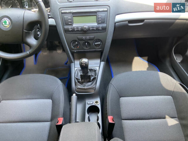 Сірий Шкода Октавія, об'ємом двигуна 1.6 л та пробігом 192 тис. км за 7200 $, фото 15 на Automoto.ua