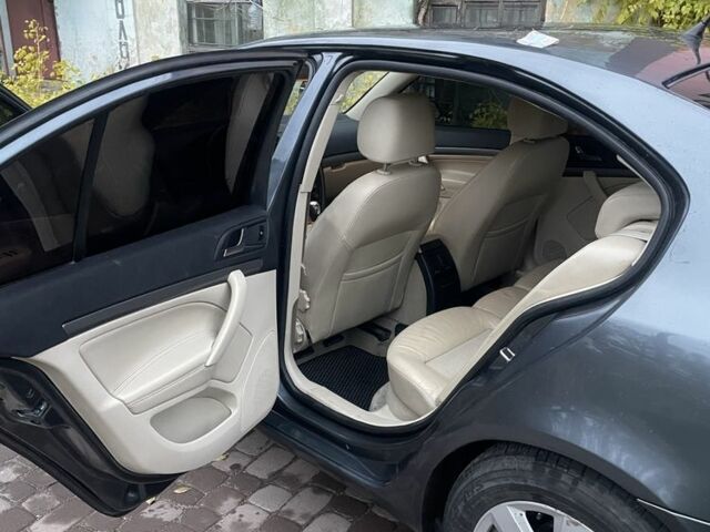 Сірий Шкода Октавія, об'ємом двигуна 2 л та пробігом 231 тис. км за 5850 $, фото 11 на Automoto.ua