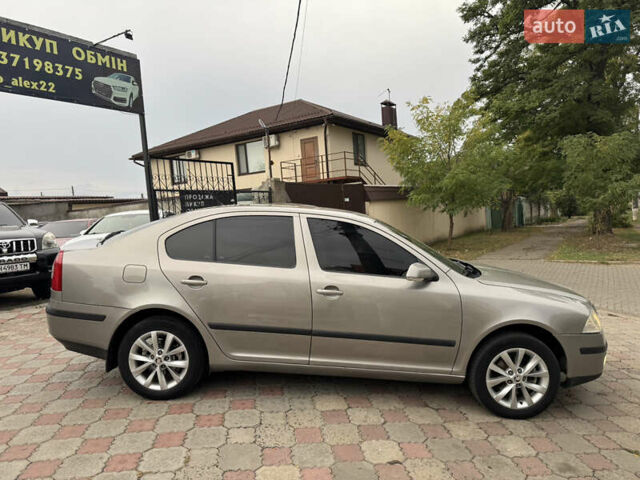 Шкода Октавия 2007 в Николаеве на Automoto.ua Серый Шкода Октавия, объемом двигателя 1.97 л и пробегом 295 тыс. км за 6199 $, фото 4 на Automoto.ua