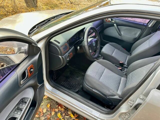 Серый Шкода Октавия, объемом двигателя 1.6 л и пробегом 235 тыс. км за 4999 $, фото 11 на Automoto.ua