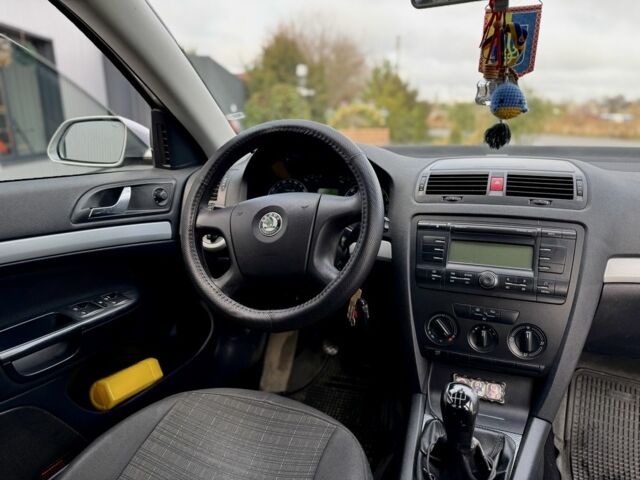 Серый Шкода Октавия, объемом двигателя 1.6 л и пробегом 203 тыс. км за 5000 $, фото 9 на Automoto.ua