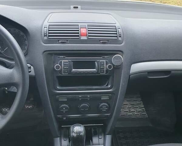 Серый Шкода Октавия, объемом двигателя 1.6 л и пробегом 240 тыс. км за 4850 $, фото 28 на Automoto.ua