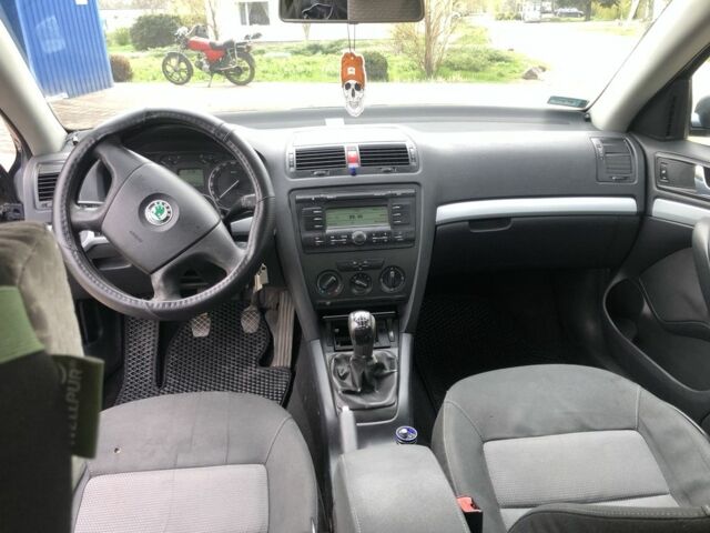 Серый Шкода Октавия, объемом двигателя 1.9 л и пробегом 440 тыс. км за 3000 $, фото 6 на Automoto.ua