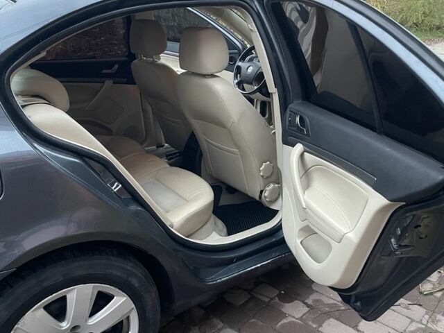 Сірий Шкода Октавія, об'ємом двигуна 2 л та пробігом 231 тис. км за 5850 $, фото 13 на Automoto.ua