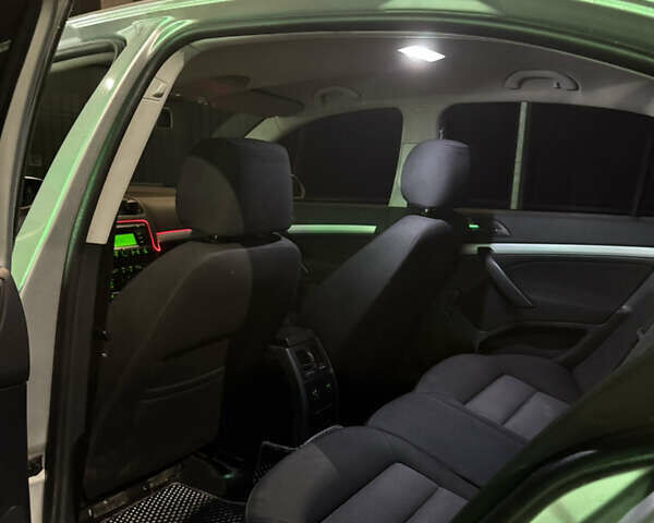 Сірий Шкода Октавія, об'ємом двигуна 1.6 л та пробігом 190 тис. км за 6750 $, фото 4 на Automoto.ua