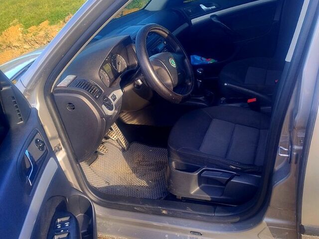 Сірий Шкода Октавія, об'ємом двигуна 1.6 л та пробігом 300 тис. км за 4600 $, фото 3 на Automoto.ua