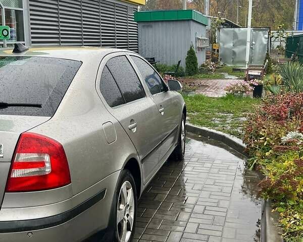 Сірий Шкода Октавія, об'ємом двигуна 1.6 л та пробігом 254 тис. км за 6200 $, фото 1 на Automoto.ua