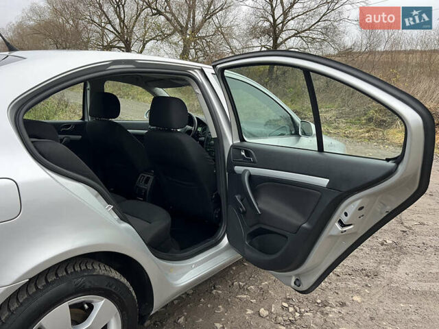 Сірий Шкода Октавія, об'ємом двигуна 1.4 л та пробігом 192 тис. км за 5600 $, фото 30 на Automoto.ua