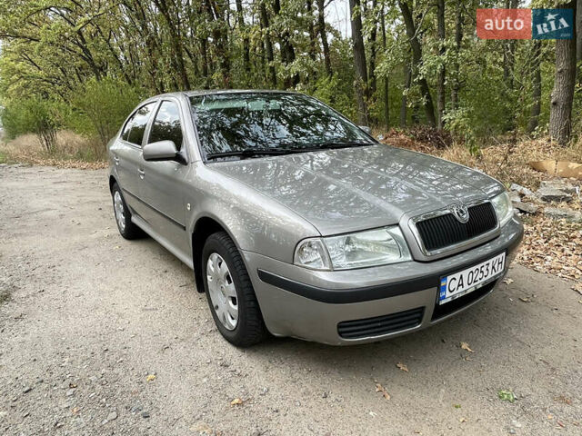 Серый Шкода Октавия, объемом двигателя 1.6 л и пробегом 260 тыс. км за 5600 $, фото 17 на Automoto.ua