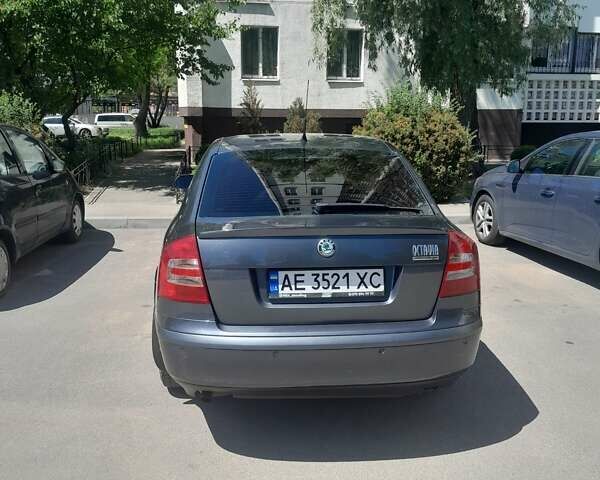 Серый Шкода Октавия, объемом двигателя 1.6 л и пробегом 200 тыс. км за 6300 $, фото 5 на Automoto.ua