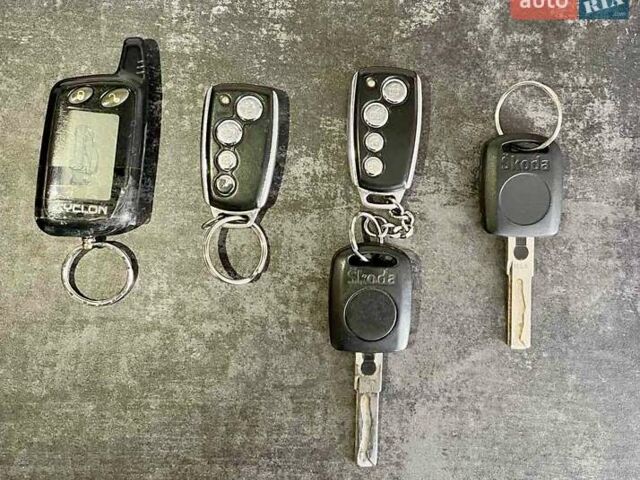 Сірий Шкода Октавія, об'ємом двигуна 1.6 л та пробігом 275 тис. км за 6500 $, фото 38 на Automoto.ua