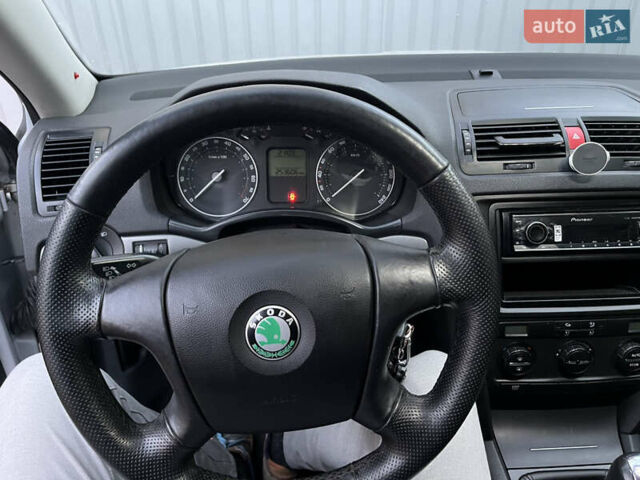 Шкода Октавия 2007 в Днепре (Днепропетровске) на Automoto.ua Серый Шкода Октавия, объемом двигателя 1.98 л и пробегом 253 тыс. км за 5300 $, фото 5 на Automoto.ua