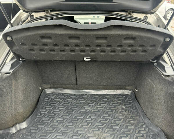 Серый Шкода Октавия, объемом двигателя 1.6 л и пробегом 290 тыс. км за 5600 $, фото 19 на Automoto.ua