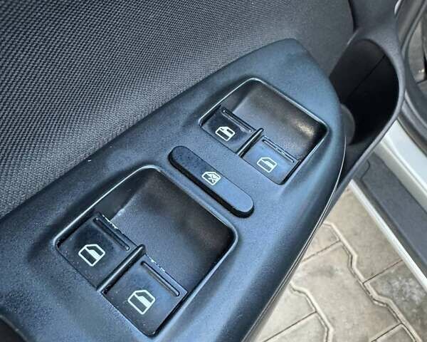 Сірий Шкода Октавія, об'ємом двигуна 1.6 л та пробігом 225 тис. км за 6300 $, фото 8 на Automoto.ua