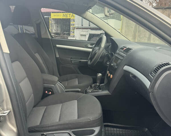 Серый Шкода Октавия, объемом двигателя 1.6 л и пробегом 290 тыс. км за 5600 $, фото 17 на Automoto.ua