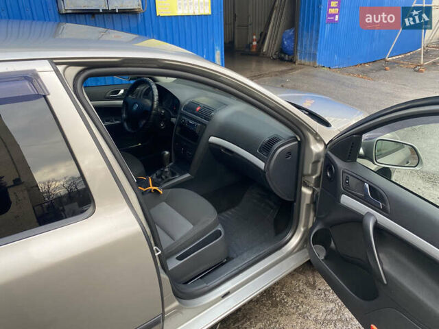 Сірий Шкода Октавія, об'ємом двигуна 1.6 л та пробігом 150 тис. км за 6500 $, фото 4 на Automoto.ua