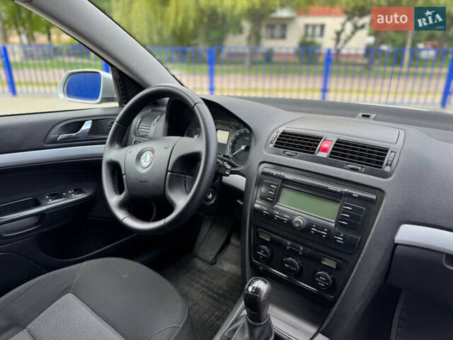 Серый Шкода Октавия, объемом двигателя 1.6 л и пробегом 260 тыс. км за 5100 $, фото 20 на Automoto.ua