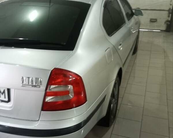 Серый Шкода Октавия, объемом двигателя 1.6 л и пробегом 215 тыс. км за 4900 $, фото 3 на Automoto.ua