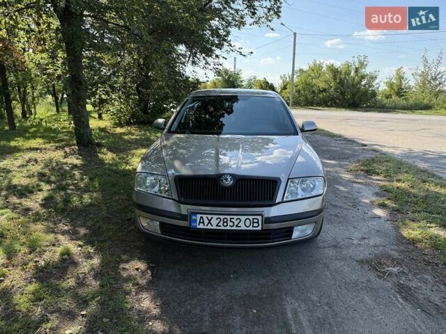 Сірий Шкода Октавія, об'ємом двигуна 1.6 л та пробігом 245 тис. км за 5950 $, фото 1 на Automoto.ua