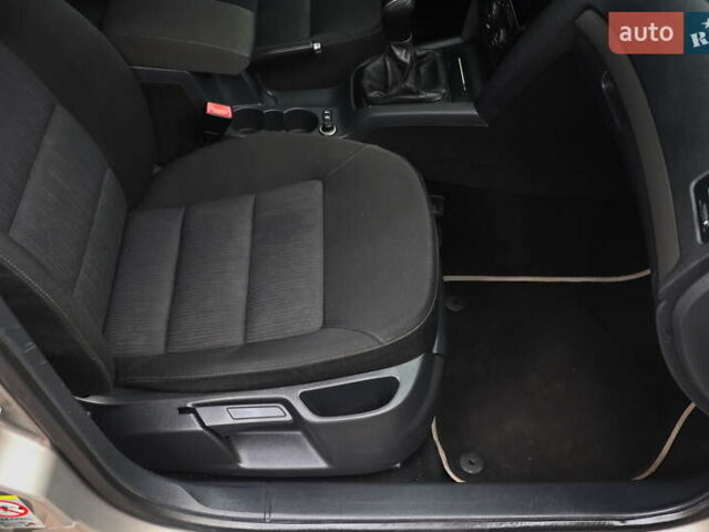 Сірий Шкода Октавія, об'ємом двигуна 1.6 л та пробігом 320 тис. км за 5999 $, фото 14 на Automoto.ua