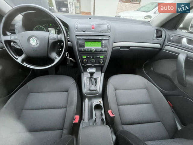 Серый Шкода Октавия, объемом двигателя 1.6 л и пробегом 234 тыс. км за 6999 $, фото 6 на Automoto.ua