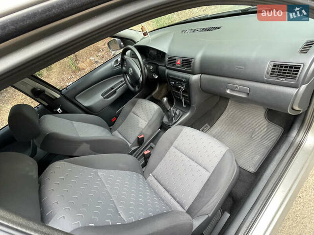 Серый Шкода Октавия, объемом двигателя 1.6 л и пробегом 260 тыс. км за 5600 $, фото 22 на Automoto.ua