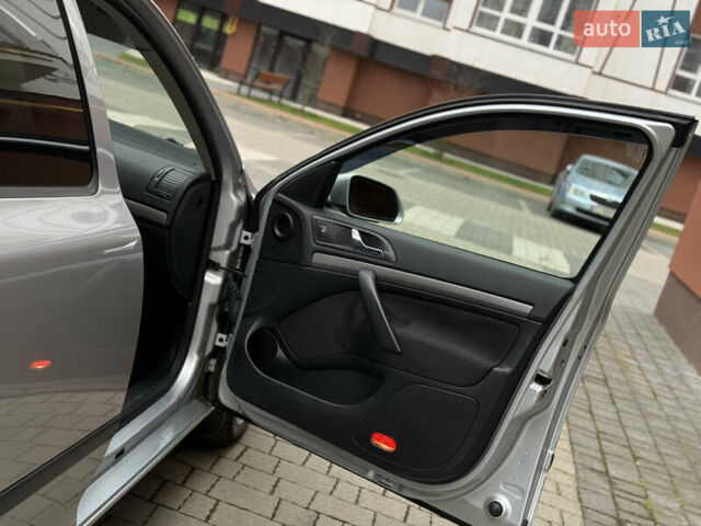 Сірий Шкода Октавія, об'ємом двигуна 2 л та пробігом 301 тис. км за 6150 $, фото 29 на Automoto.ua