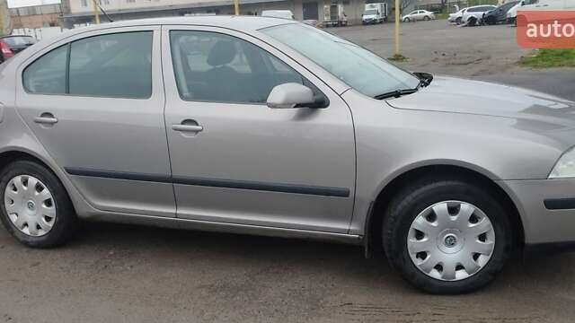 Серый Шкода Октавия, объемом двигателя 1.6 л и пробегом 297 тыс. км за 5400 $, фото 2 на Automoto.ua