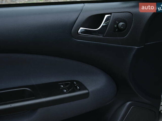 Сірий Шкода Октавія, об'ємом двигуна 1.6 л та пробігом 193 тис. км за 5999 $, фото 26 на Automoto.ua