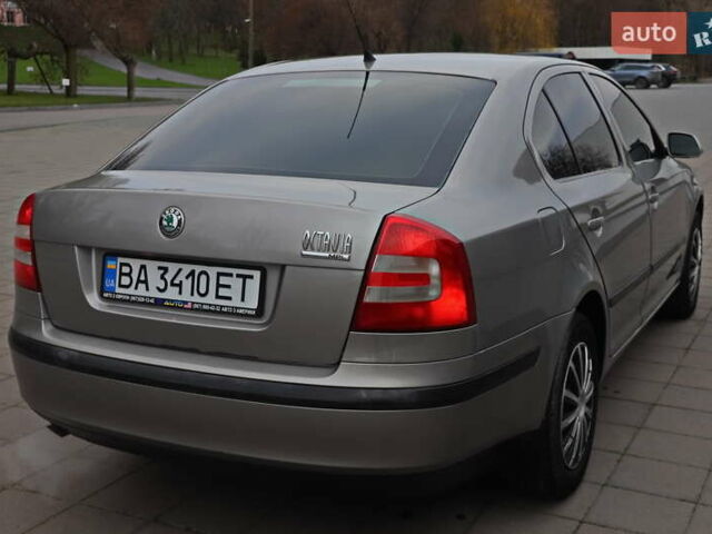 Сірий Шкода Октавія, об'ємом двигуна 1.6 л та пробігом 320 тис. км за 5999 $, фото 4 на Automoto.ua