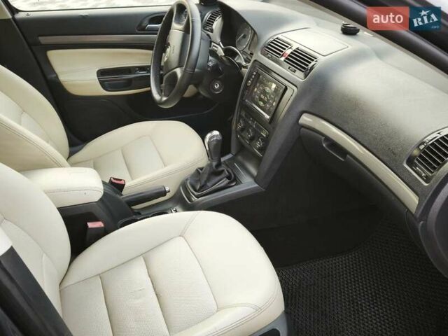 Сірий Шкода Октавія, об'ємом двигуна 1.98 л та пробігом 302 тис. км за 4700 $, фото 11 на Automoto.ua