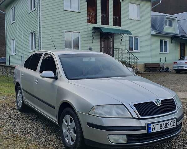 Серый Шкода Октавия, объемом двигателя 1.6 л и пробегом 240 тыс. км за 4850 $, фото 3 на Automoto.ua