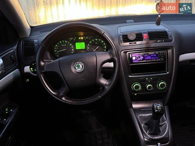 Сірий Шкода Октавія, об'ємом двигуна 1.6 л та пробігом 215 тис. км за 6500 $, фото 10 на Automoto.ua
