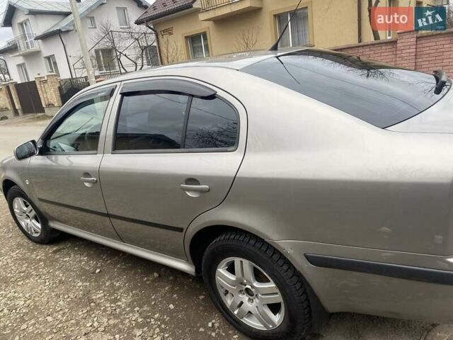 Серый Шкода Октавия, объемом двигателя 1.6 л и пробегом 290 тыс. км за 5600 $, фото 5 на Automoto.ua