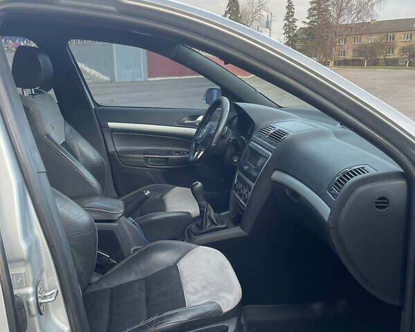 Сірий Шкода Октавія, об'ємом двигуна 2 л та пробігом 313 тис. км за 5600 $, фото 8 на Automoto.ua