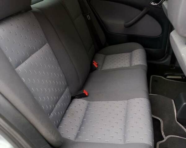 Сірий Шкода Октавія, об'ємом двигуна 1.6 л та пробігом 217 тис. км за 5700 $, фото 6 на Automoto.ua