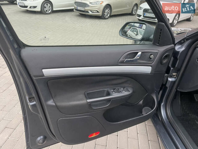 Серый Шкода Октавия, объемом двигателя 1.6 л и пробегом 120 тыс. км за 4800 $, фото 8 на Automoto.ua