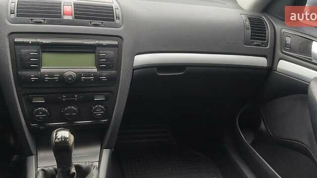 Серый Шкода Октавия, объемом двигателя 1.6 л и пробегом 335 тыс. км за 4850 $, фото 30 на Automoto.ua