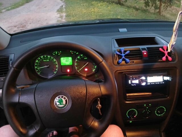 Серый Шкода Октавия, объемом двигателя 1.4 л и пробегом 155 тыс. км за 6000 $, фото 4 на Automoto.ua