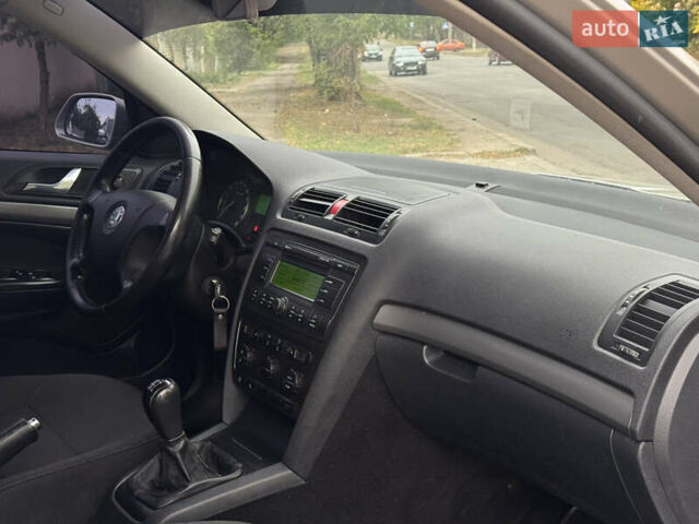 Шкода Октавия 2007 в Николаеве на Automoto.ua Серый Шкода Октавия, объемом двигателя 1.97 л и пробегом 295 тыс. км за 6199 $, фото 14 на Automoto.ua