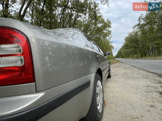 Серый Шкода Октавия, объемом двигателя 1.6 л и пробегом 260 тыс. км за 5600 $, фото 21 на Automoto.ua