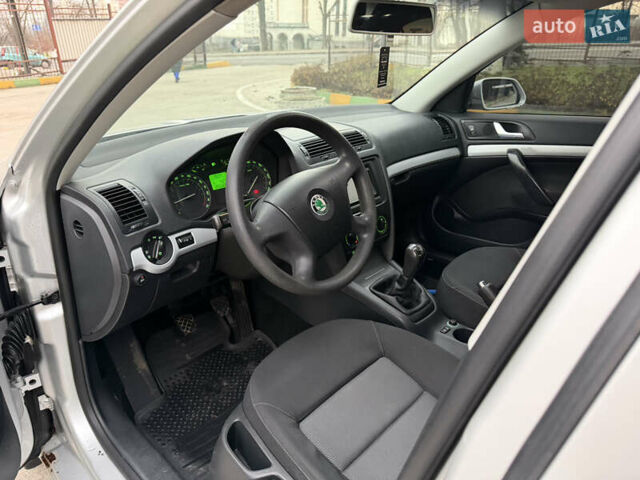 Сірий Шкода Октавія, об'ємом двигуна 1.6 л та пробігом 199 тис. км за 3350 $, фото 15 на Automoto.ua