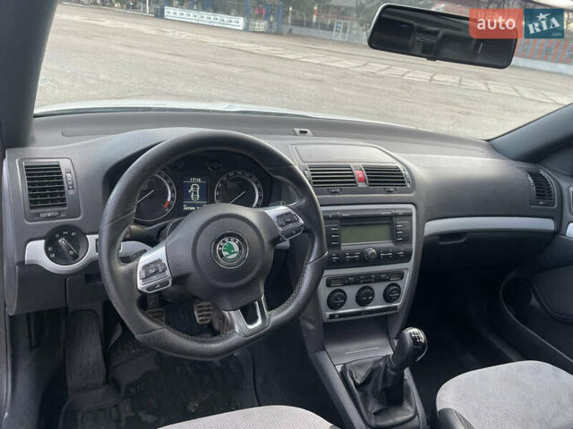 Сірий Шкода Октавія, об'ємом двигуна 2 л та пробігом 313 тис. км за 5600 $, фото 6 на Automoto.ua