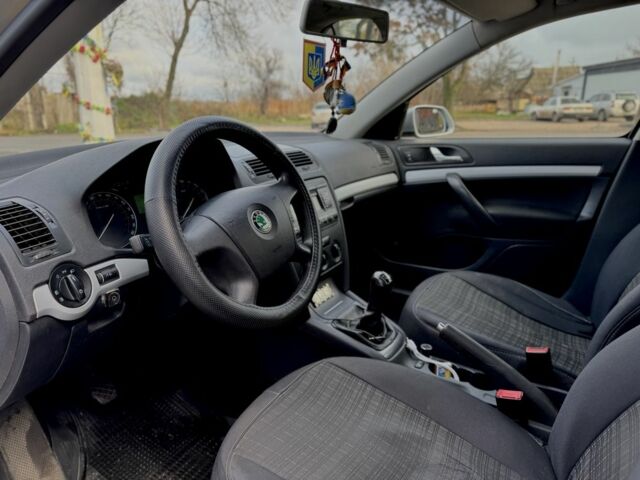 Серый Шкода Октавия, объемом двигателя 1.6 л и пробегом 203 тыс. км за 5000 $, фото 11 на Automoto.ua