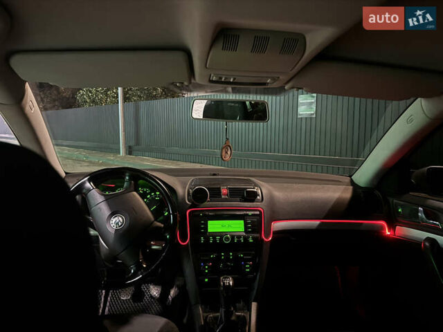 Сірий Шкода Октавія, об'ємом двигуна 1.6 л та пробігом 190 тис. км за 6750 $, фото 6 на Automoto.ua