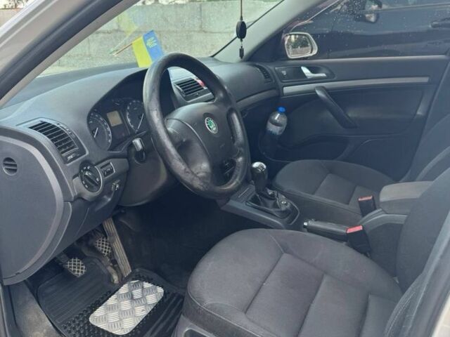 Сірий Шкода Октавія, об'ємом двигуна 2 л та пробігом 280 тис. км за 5500 $, фото 8 на Automoto.ua