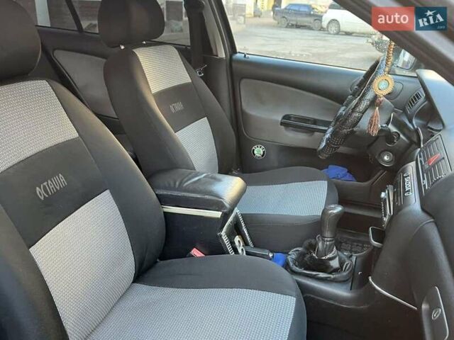 Сірий Шкода Октавія, об'ємом двигуна 1.6 л та пробігом 393 тис. км за 4400 $, фото 10 на Automoto.ua