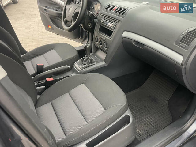 Серый Шкода Октавия, объемом двигателя 1.6 л и пробегом 120 тыс. км за 4800 $, фото 10 на Automoto.ua