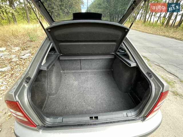 Серый Шкода Октавия, объемом двигателя 1.6 л и пробегом 260 тыс. км за 5600 $, фото 25 на Automoto.ua