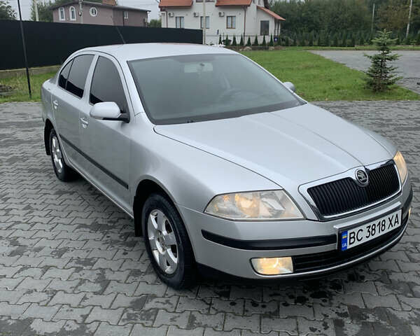 Сірий Шкода Октавія, об'ємом двигуна 1.6 л та пробігом 325 тис. км за 4800 $, фото 2 на Automoto.ua